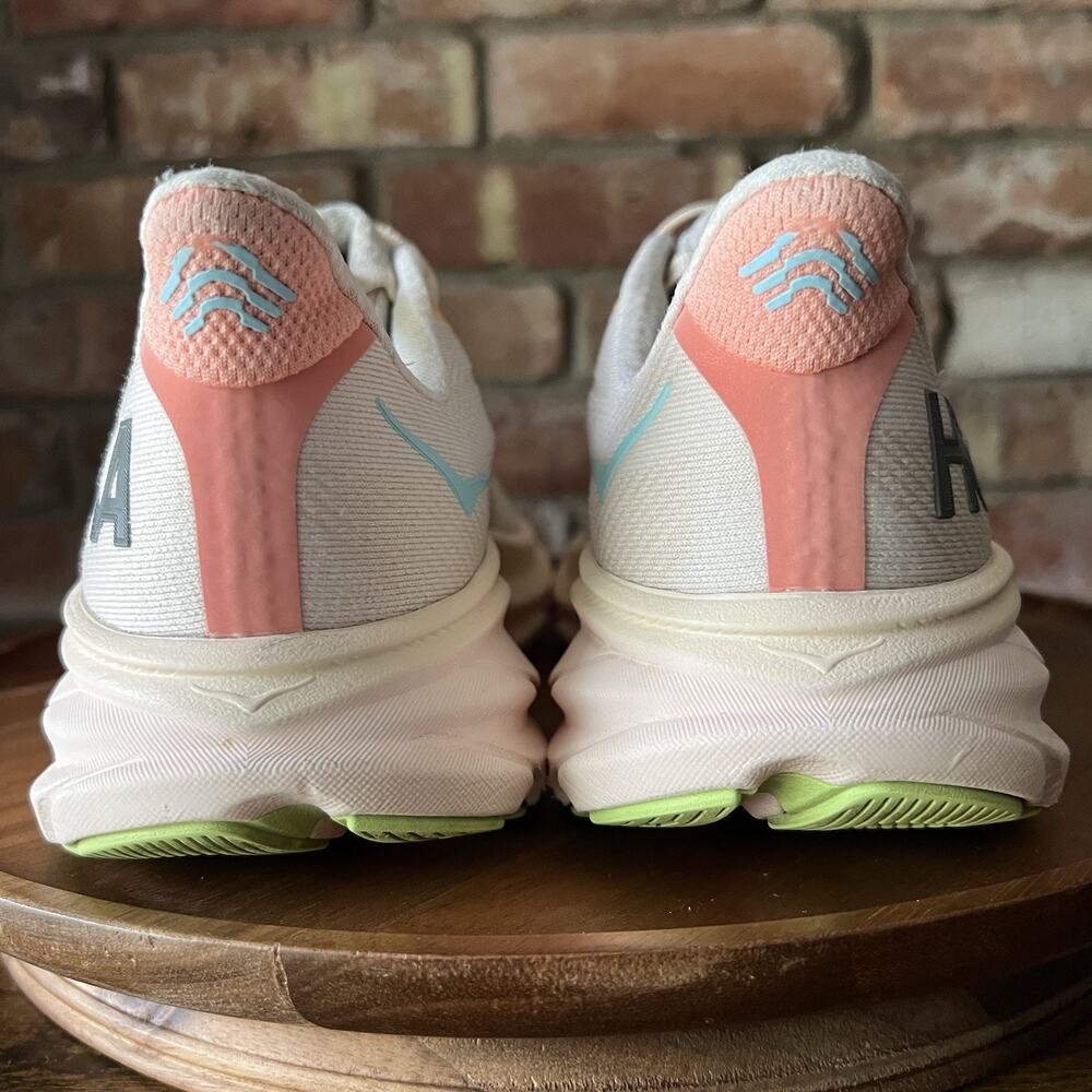 Hoka One One Clifton 9 Women's 7 Max Cushion Vanilla Running Shoes Sneakers - Picture 12 of 16